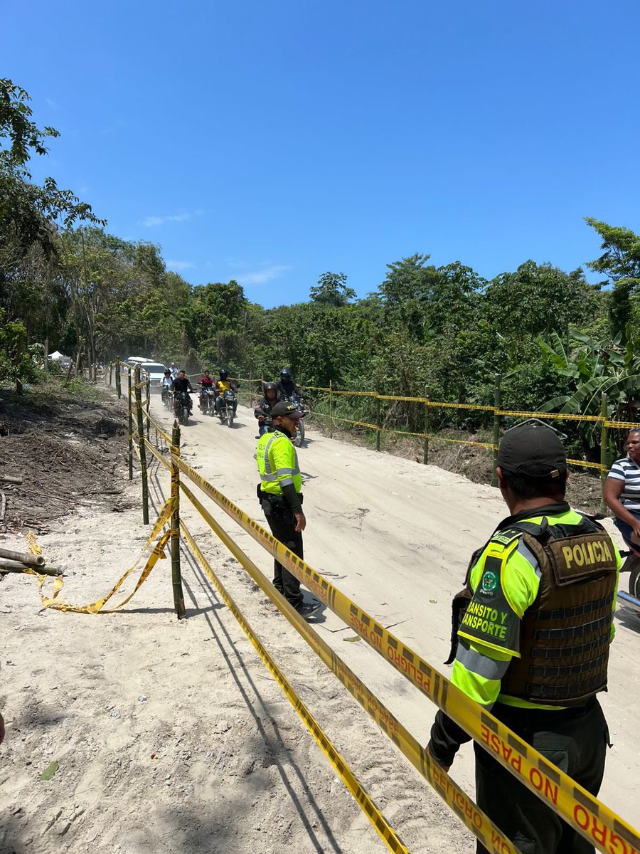 MagdalenaGober's tweet photo. Medidas de control para paso por vía provisional sobre río Mendihuaca

Luego de que los Gobiernos con Más Resultados del Magdalena gestionaron la habilitación del paso provisional a la altura del colapsado puente de Mendihuaca, en la vía entre Santa Marta y La Guajira, https://t.co/UgZrh9DP8v