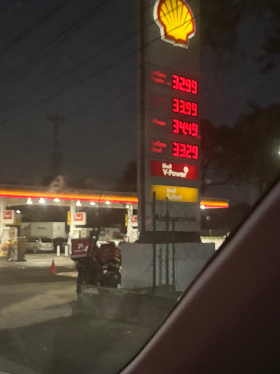 Los precios siguen subiendo, la especulación de los importadores y expendedores de gasolina . Con apenas 9 días de guerra y con inventarios de 3 meses , se aprovechan. El MEM, Diaco y SAT deben imponer multas …
