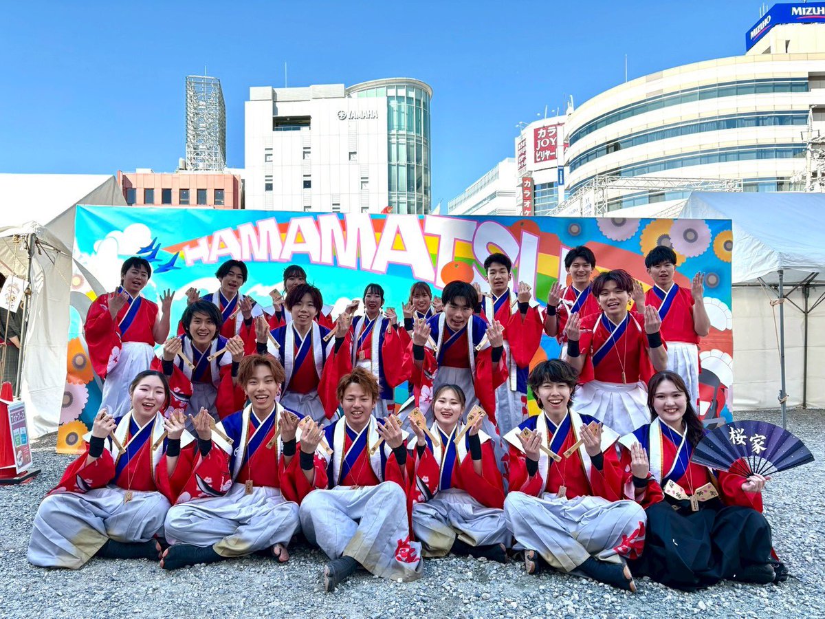 ouka_yosakori's tweet photo. 3月8日に静岡県浜松市で行われた「虹彩よさこい」に参加させていただきました🌸

「桜家第26章 『刃醒』」がお披露目してから1年がたち、今回のイベントで作品納めとなりました。

今年1年間「刃醒」を応援してくだったみなさん、そして「刃醒」を制作してくれた26代目！ありがとうございました✨️ https://t.co/BPsioJXf7T