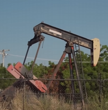 ⚡️: 트럼프 대통령, 유가 안정을 위해 일부 석유 관련 제재 일시 해제 발표

트럼프 대통령은 10일 기자회견을 통해 유가 안정을 위해 일부 국가에 대한 석유 제재를 일시 해제하겠다고 밝힘.

1️⃣ 공급 확대: 지난주 러시아산 원유의 인도 판매 허용(30일 임시 면제)에 이은 추가 완화 조치 
2️⃣ 조건부