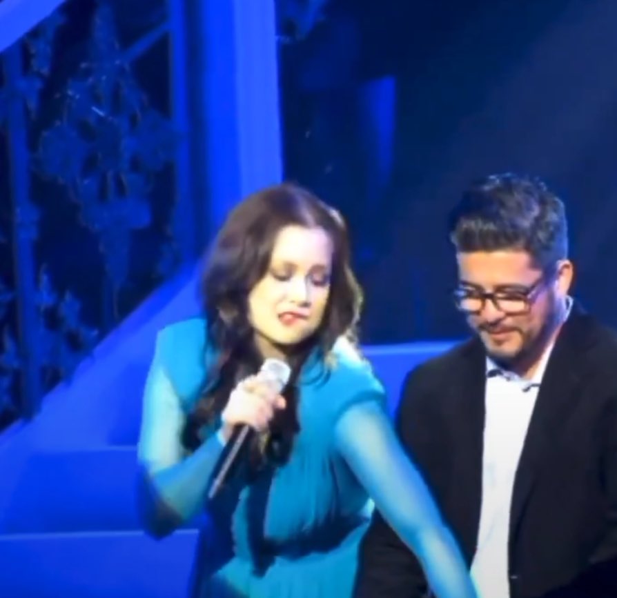 godtierlss's tweet image. Ma, required po ba talagang mag-lip bite? 😀 #curious