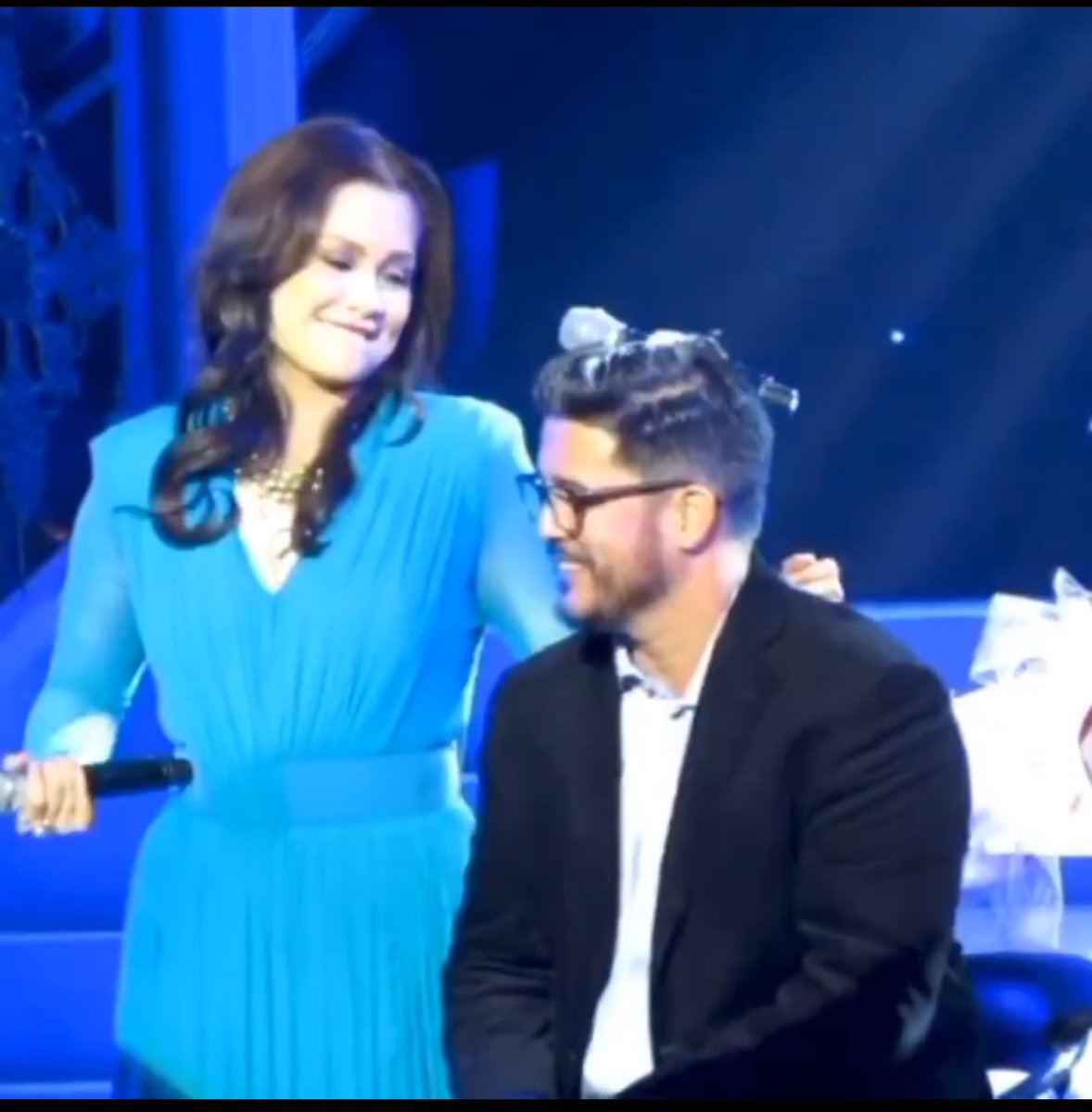 godtierlss's tweet image. Ma, required po ba talagang mag-lip bite? 😀 #curious