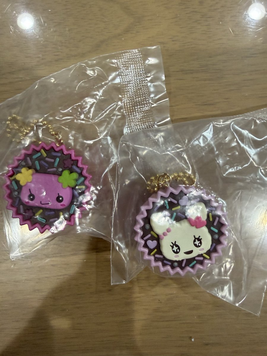_r1_qlx_'s tweet photo. @5C5I0CWDicBZW0t はじめまして🙇🏻‍♀️
当方、らぶりっちとふらわっちを所持しているのですが、シークレットとみみっちとの交換は可能でしょうか？
よろしくお願いいたします！ https://t.co/jrvhgRZzNo