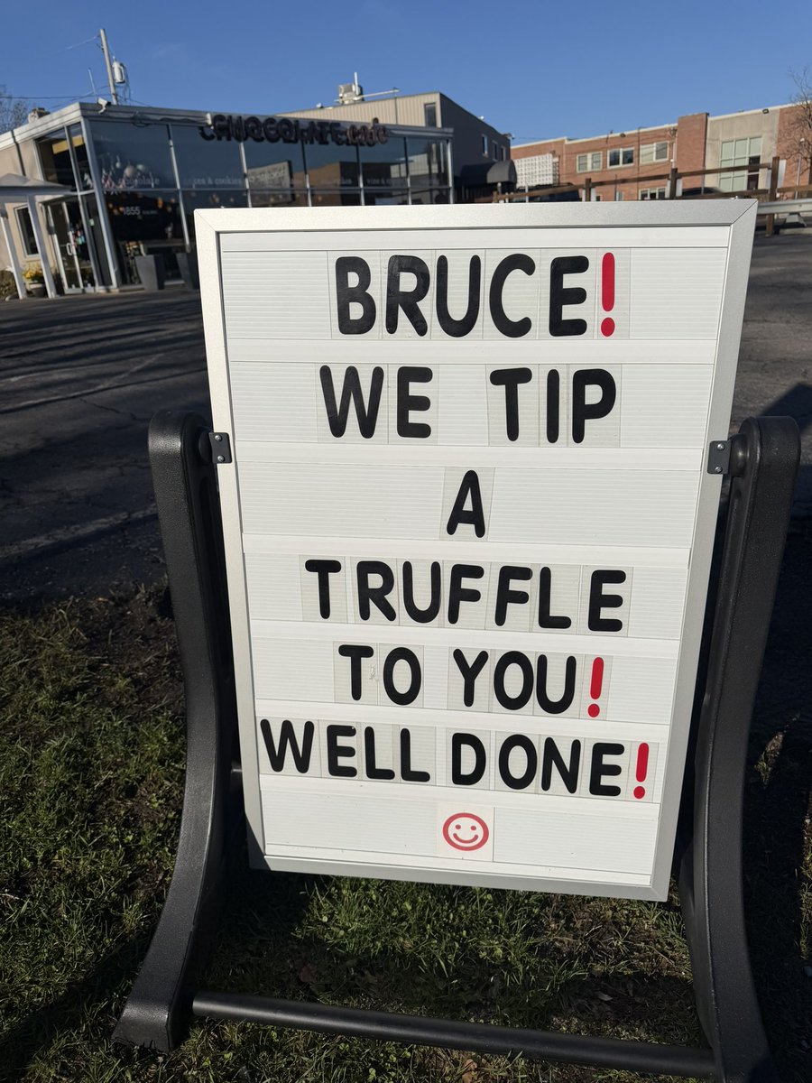 chocolate cafe tweet media