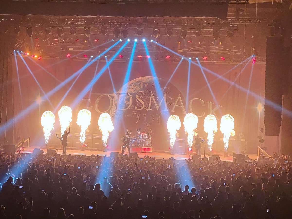 ccavanaugh8's tweet photo. Pt. 17 What an epic night! 🔥 Got to see Godsmack and Extreme live on Tuesday, 10/24/23. Nothing beats being in the crowd feeling that energy. Rock on! 🤘#Godsmack #ExtremeBand #ConcertLife #RockOn https://t.co/JOs5oLuNcy