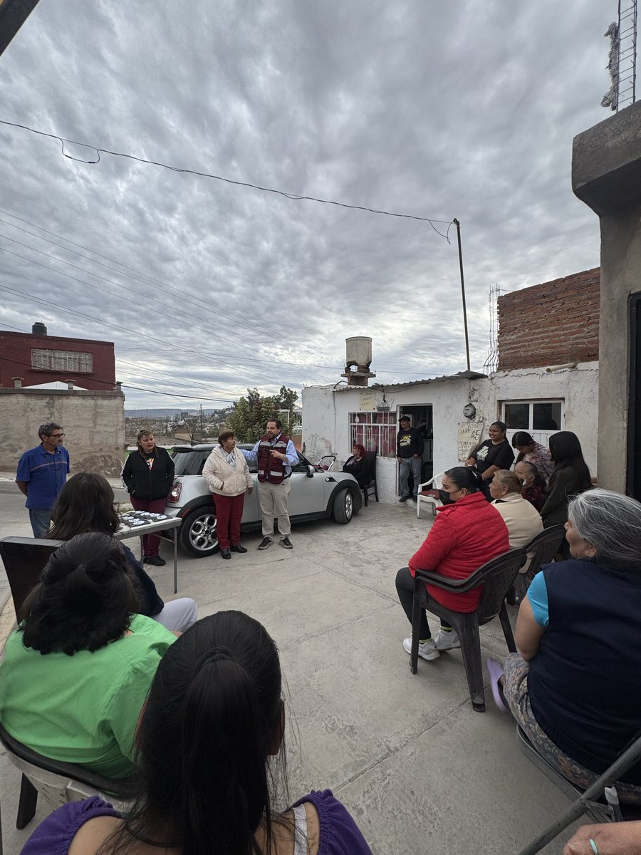 otnielgarcia's tweet image. 👉🏻A través de nuestra “Jornada de Lentes”, los lentes cuentan con un subsidio del 70%, facilitando que más personas puedan acceder a ellos y mejorar su calidad de vida. 👓
En esta ocasión entregamos lentes a familias de la 📍Col. Rosas del Tepeyac.