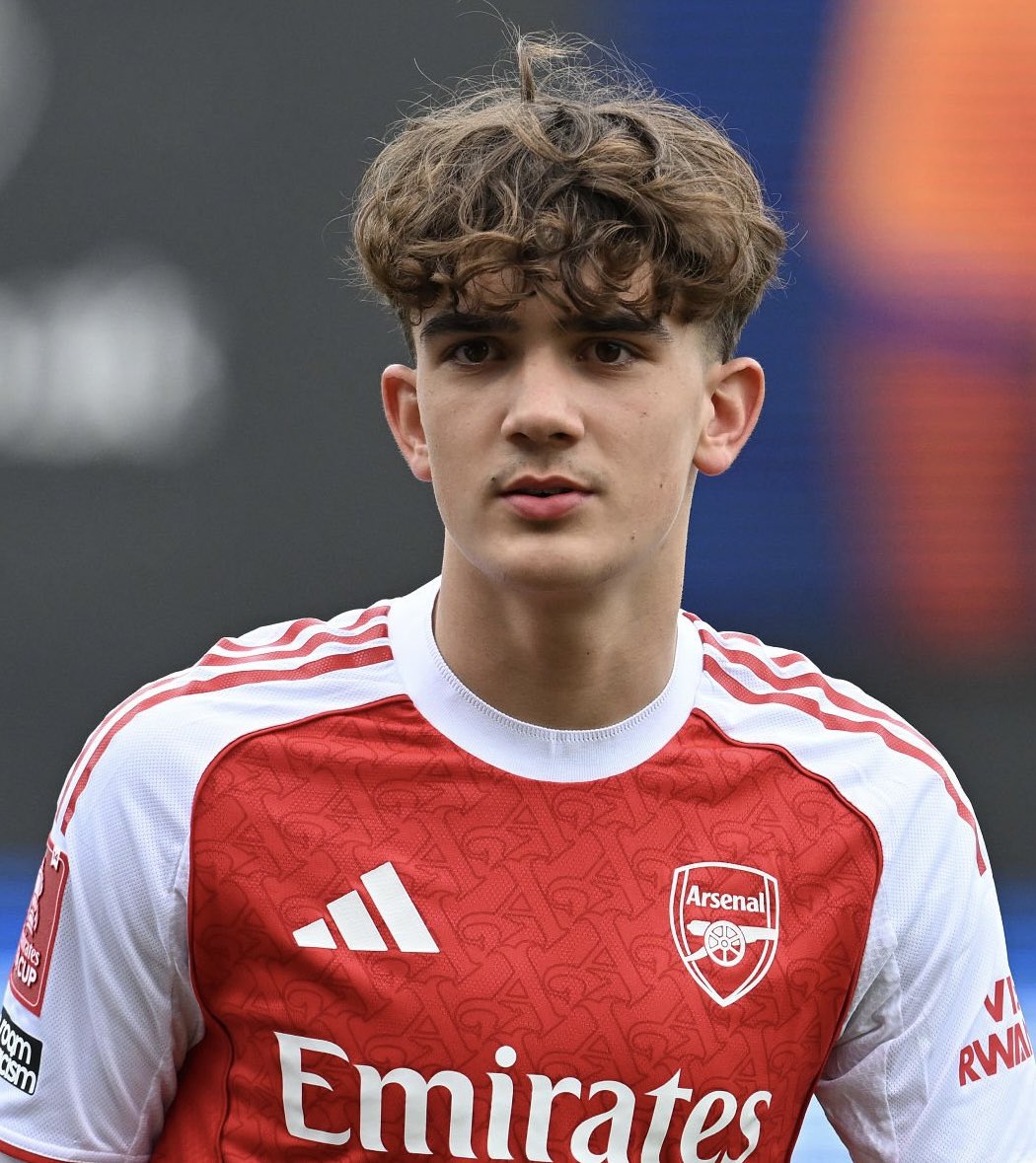 Eberechi Eze: “Max Dowman sangat berbeda dari banyak pemain lain, tetapi dia adalah seseorang yang percaya diri. Dia sangat percaya pada kemampuannya. Dia pemain yang istimewa, tetapi juga orang yang istimewa. Anda dapat melihat bahwa dia semakin dewasa dan dia orang yang baik.