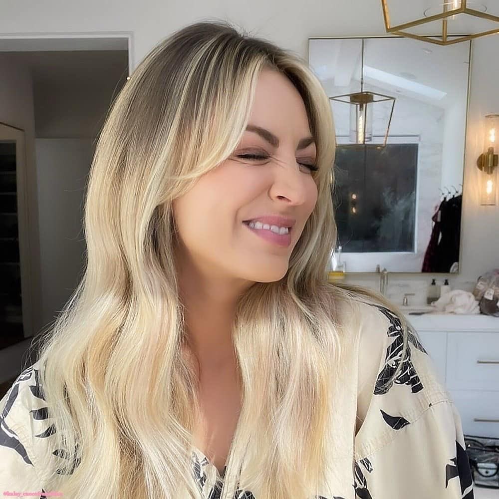 Kaley Cuoco tweet media