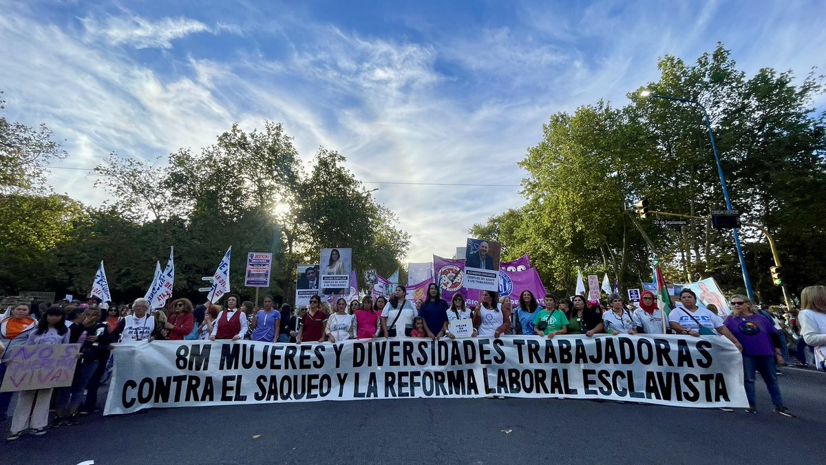 Mirublanco_'s tweet photo. Otro #8M en las calles 💜✊🏽 https://t.co/QRSe2QEuHK