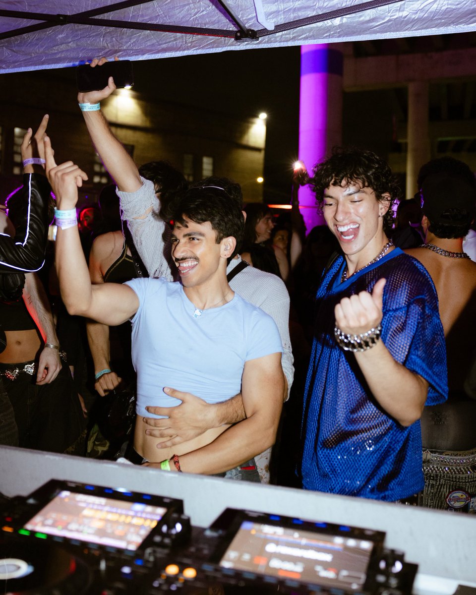 LadyLand tweet media