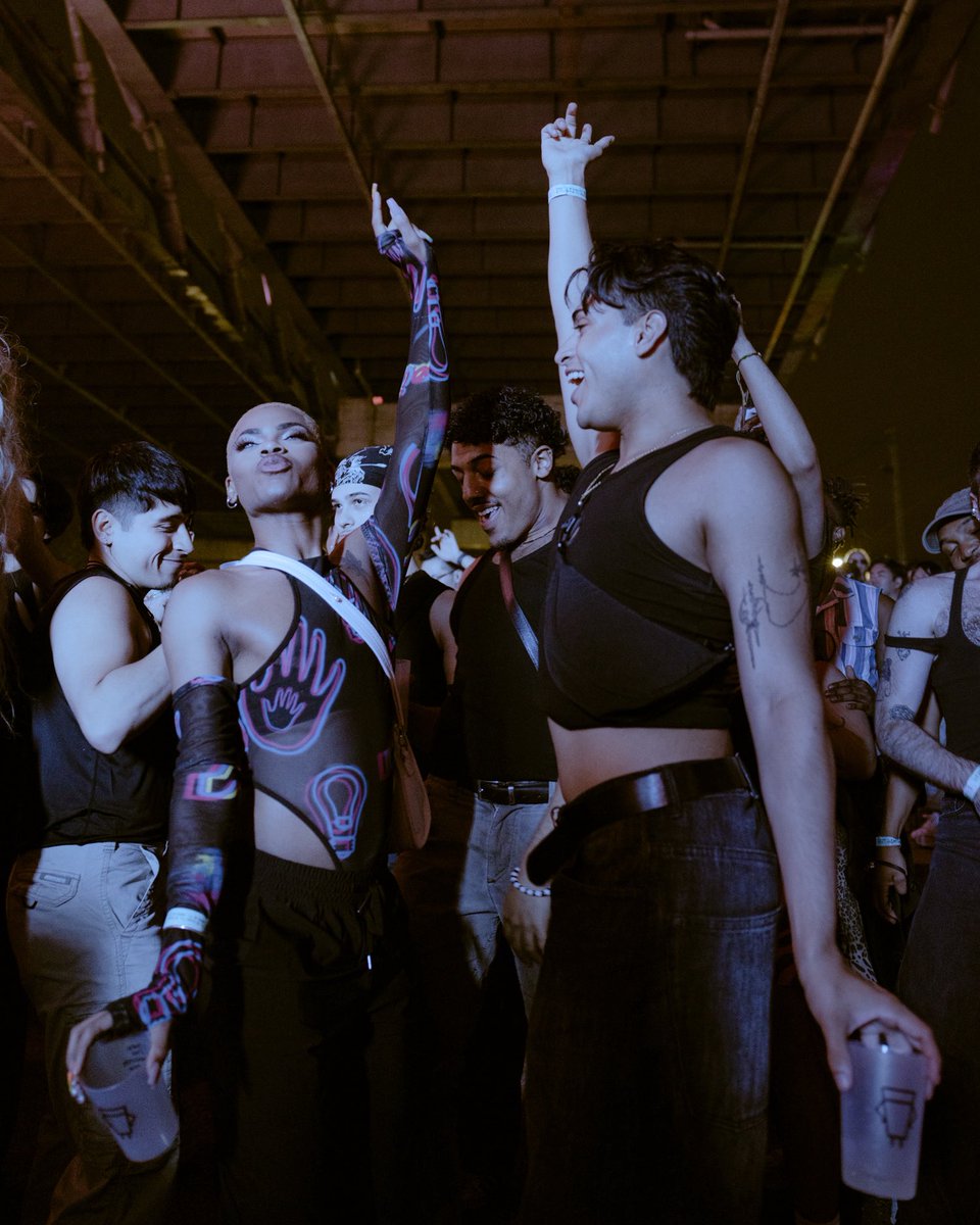 LadyLand tweet media