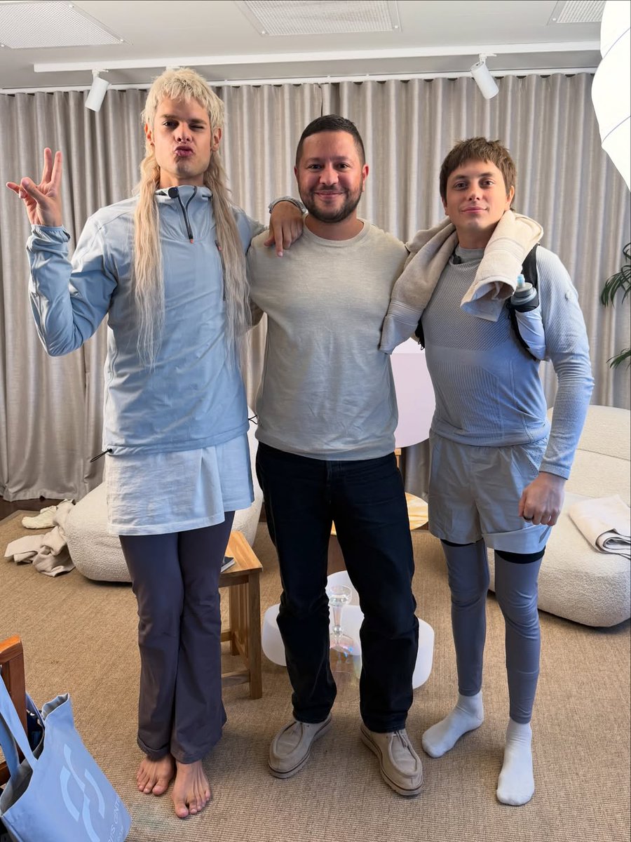 CA7RIEL & Paco Amoroso Data tweet media