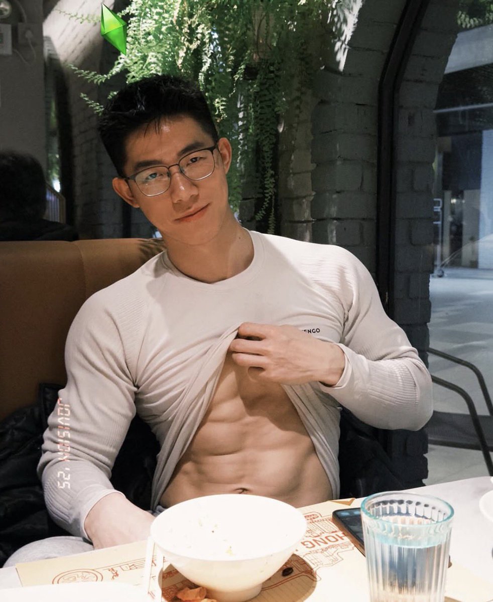 Daily Hot Dudes tweet media