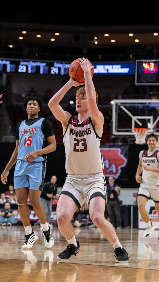 MaroonCrew's tweet photo. MAROONS WIN!

DCHS takes down Dubuque Senior &amp; moves on to the State Semifinals! 

Congrats to @DowlingBball 

📸 Emanuel Duran-Ruiz https://t.co/QRw3R3aJIz