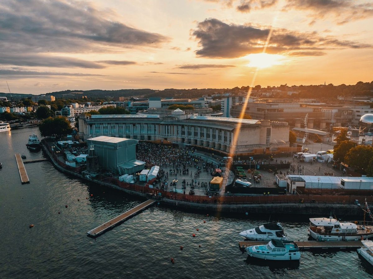 [ smhash | sm# ] tweet media