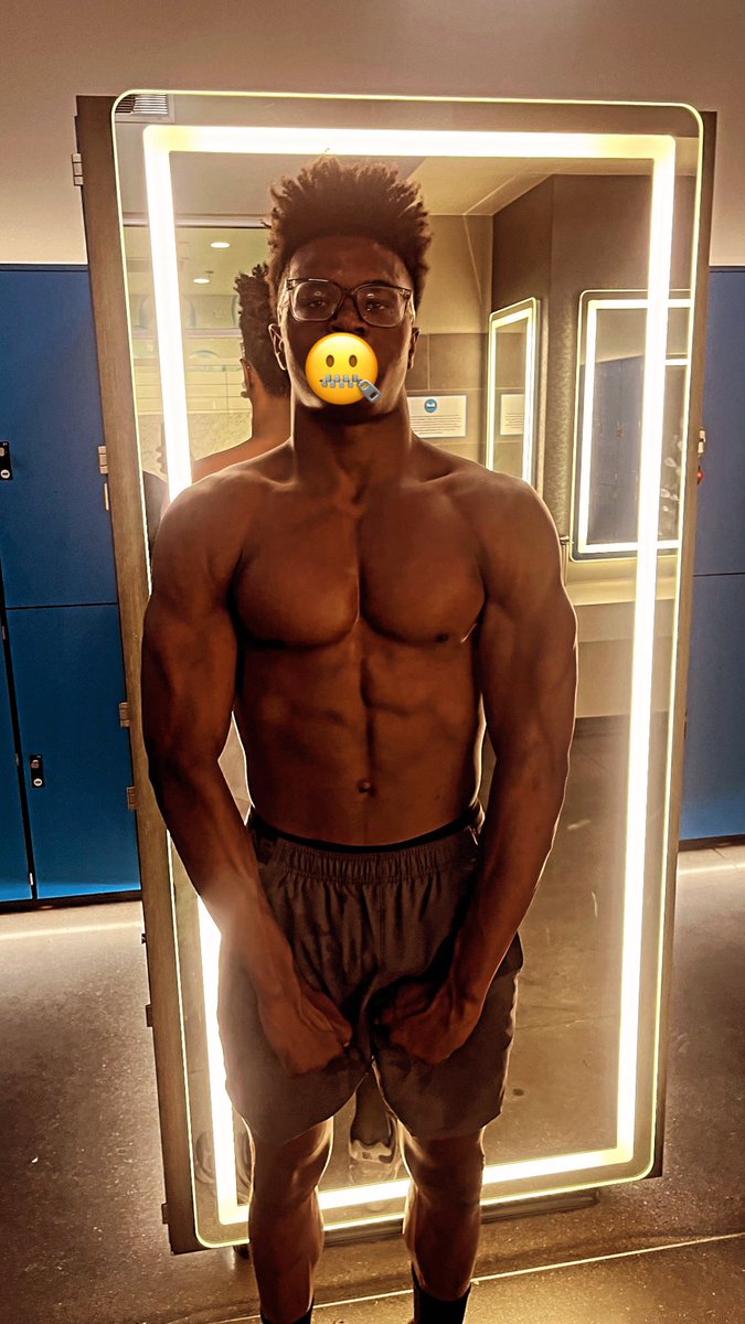 BraylonRayford's tweet image. THIS OFFSEASON IS PERSONAL💯
6’3 205 Sophomore year loading…
@CoachNateOishi @BrandonHuffman @VaBranch @BlairAngulo @GregBiggins @aguanos @N_W_Sports @youareathlete @TheUCReport @RivalsHS @702HSFB #highschoolfb #runningback #linebacker