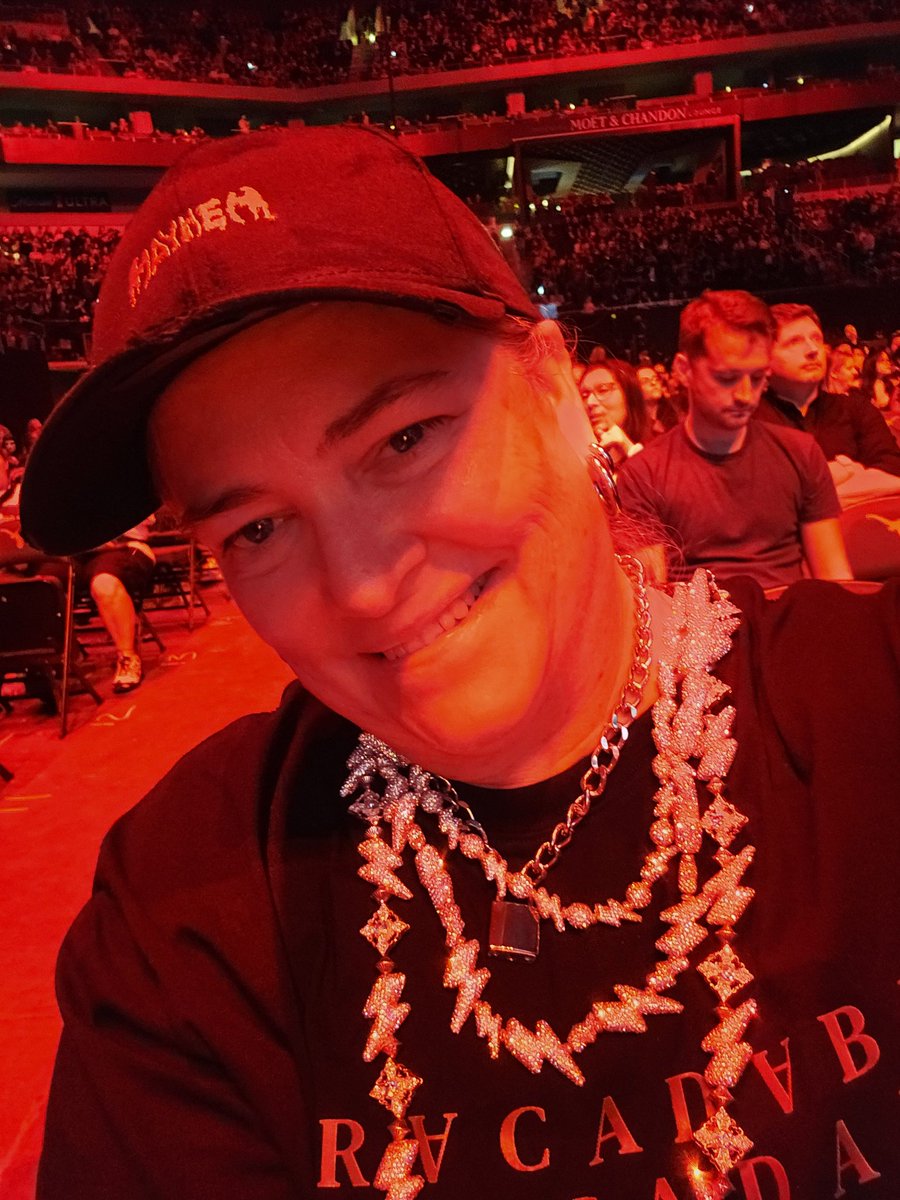 1Goddess_Gaga's tweet image. Oh yeeeeeuh @Ladygaga #AustinTx #MayhemBall