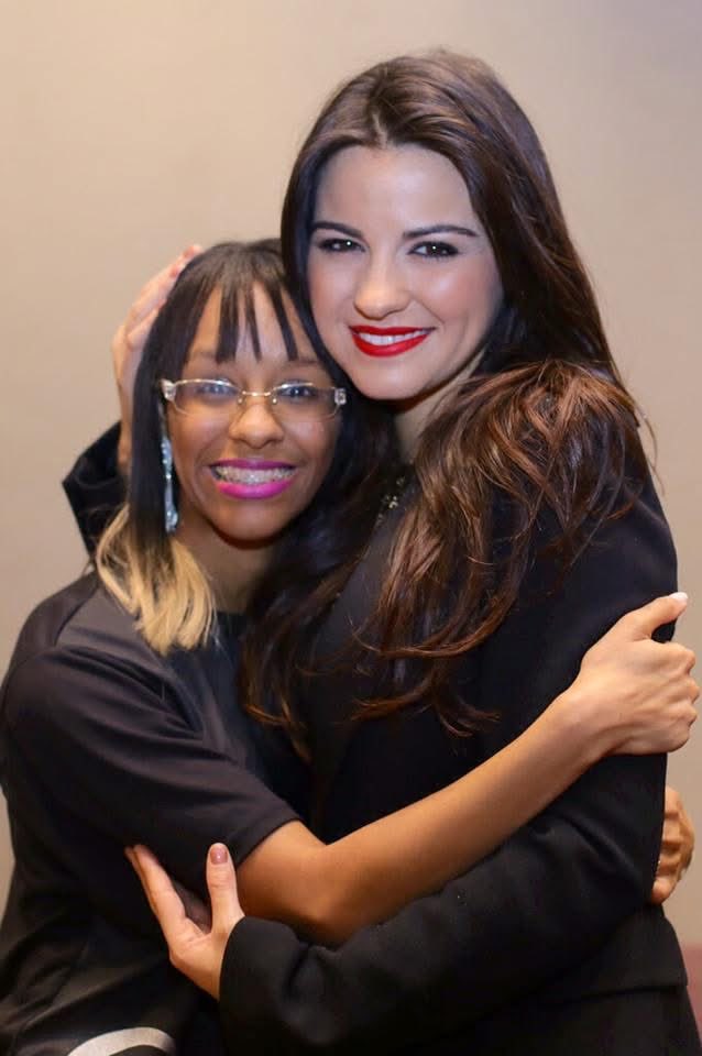 MaitePNewsBR_'s tweet photo. Hoy es día de celebrar la vida! 
43 años nascido un ser humano tan maravilloso y hoy tienes la admiración  y amor del mundo.
Deseo con todo corazón mi amor, que sea feliz este nuevo ciclo en tú vida! 
Yo siempre estaré a tú lado … No importa las tempestades …  @maiteperroni ❤️ https://t.co/qBV1jiDFCP