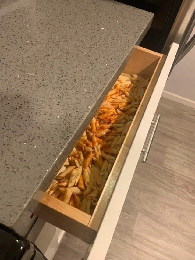 Knight Ravie tweet media