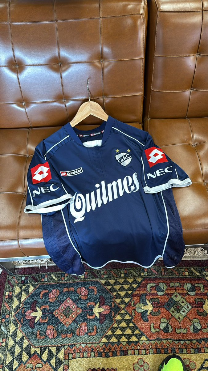 bysergiocrespo's tweet photo. @Nicofattoree @manu_escudero4 Tengo esta de Quilmes, usada por jugador #9 bella!!! https://t.co/6i6oG1XmDx