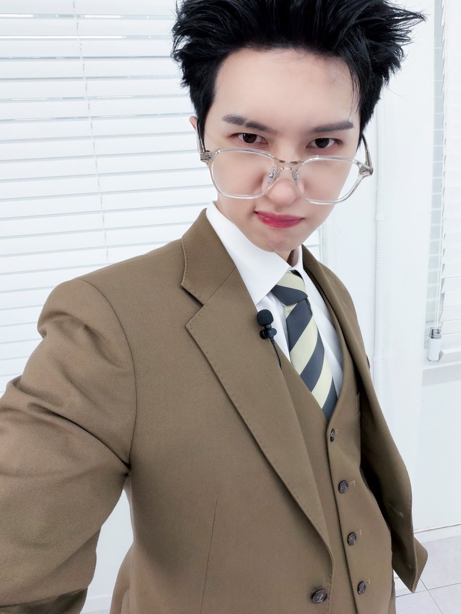 260310
#개인기디자인스쿨
#서경수 #백형훈
개인기 디자이너 #켄

#SEOKYUNGSU #BAEKHYEONGHUN 
#켄 #KEN #이재환 #LeeJaeHwan <a href="/jaehwany0406/">VIXX_KEN</a> 
#S27M #에스이십칠엠