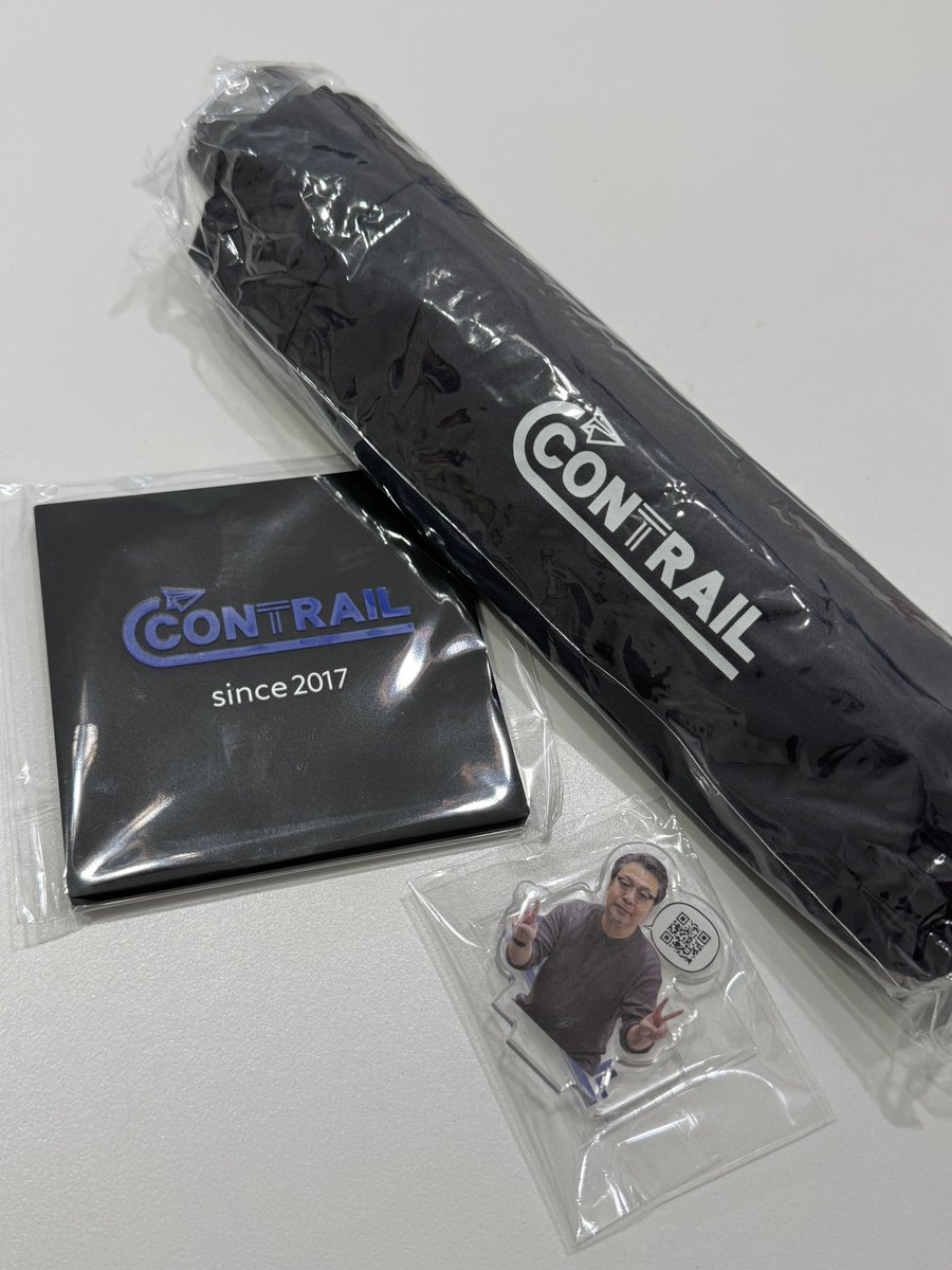 ContrailSys's tweet photo. 今年のノベルティは、
折りたたみ傘、コースター、社長アクスタ✌️
社員がデザインしてくれました！✨ https://t.co/abSzPpLaHo