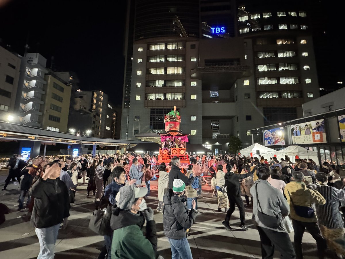 週末行われた赤坂江戸盆踊りですが、3000名を超える方にお越しいただいたということで、盛況のうちに終了することができました。誠にありがとうございました。赤坂では6月からまた盆踊りシーズンに突入します。これからも盆踊りを通じて街の賑わいを創出したいと思います。