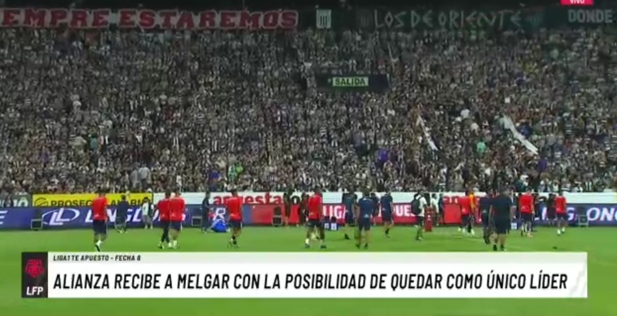 JohnCenaGRONE's tweet photo. Lunes 
8.30 pm
Estadio repleto 
Sin vender entradas 4x1 más tu salchipapa

No nos comparen por favor https://t.co/90Tj7Gnu5j