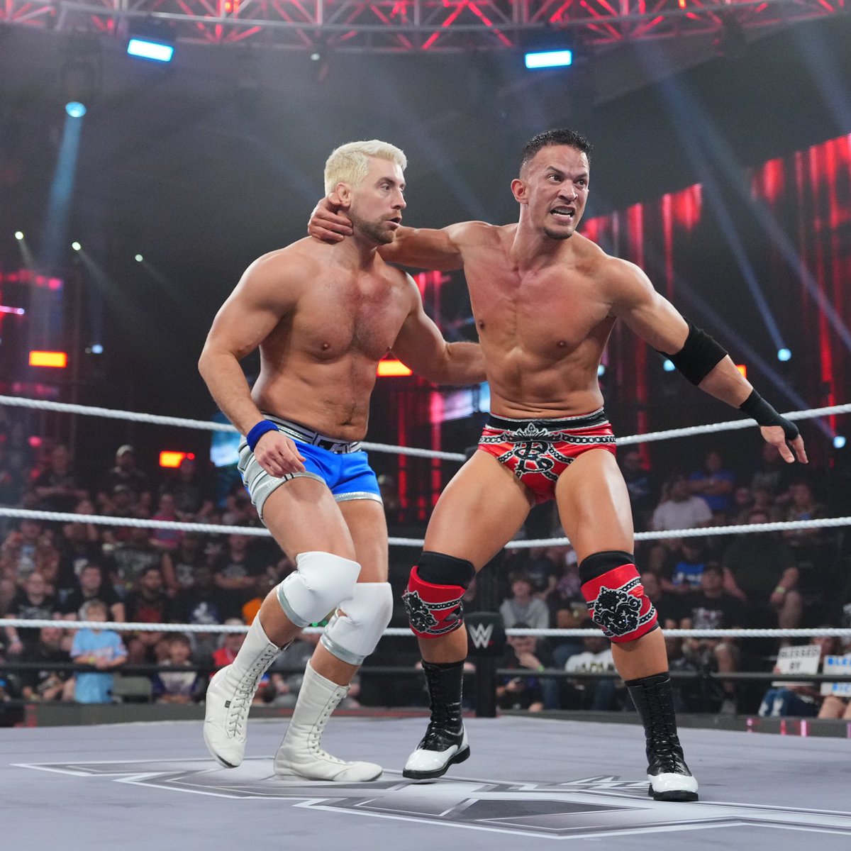 Hellbent and heaven-sent. ✧ NOT @starkmanjones tweet media