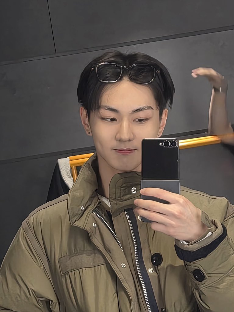 Jungwon. tweet media