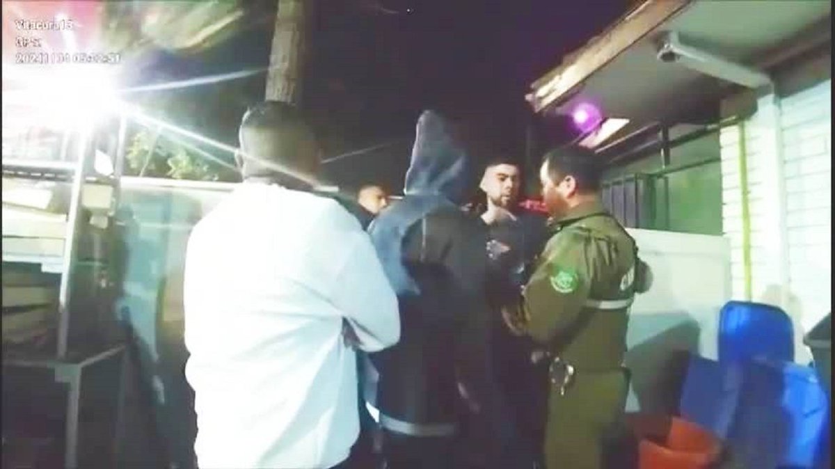 Ariana grande de la U tweet media