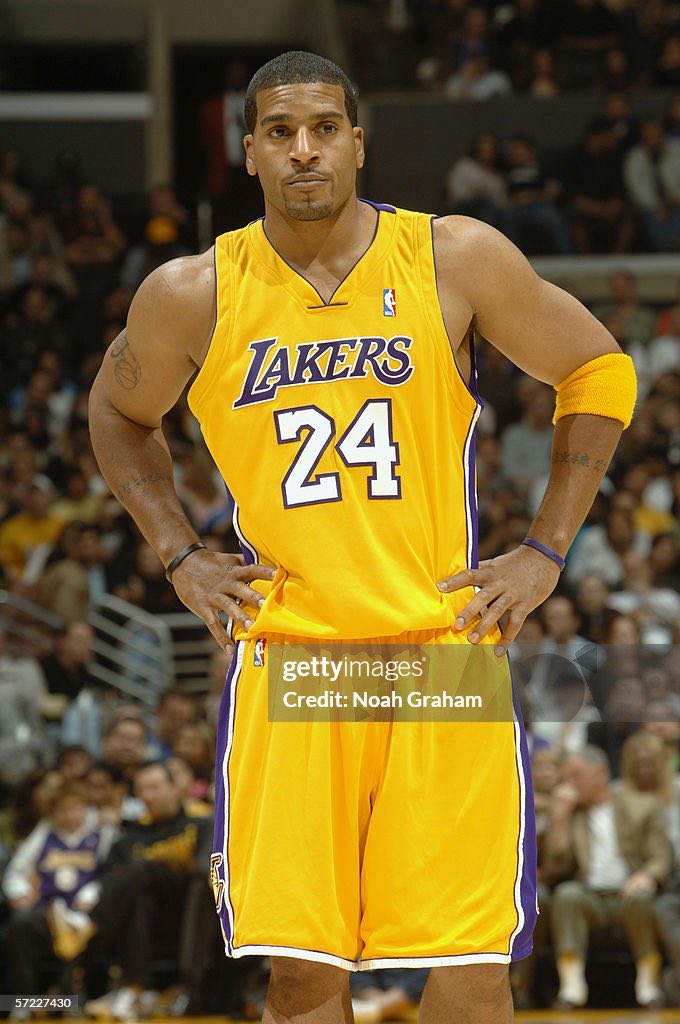 FireMM_'s tweet photo. @HoopGrids Nah I need to know who got Jim Jackson jersey https://t.co/689ylWIo6m