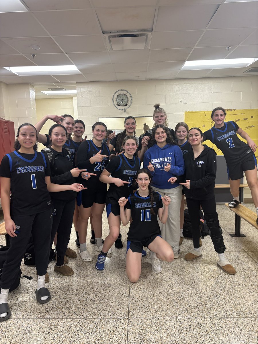 Eisenhower Girls Basketball tweet media