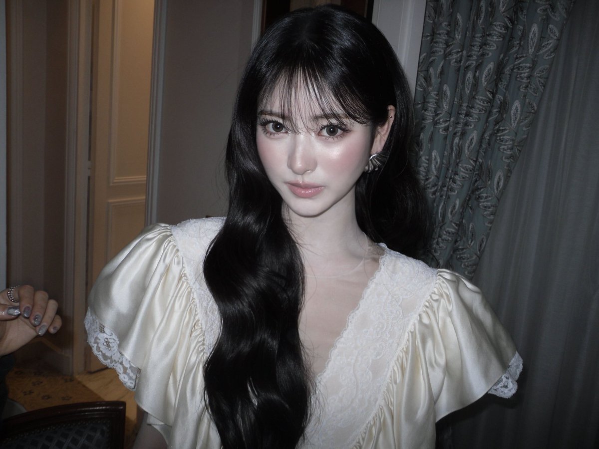 👗🤍🪽 #ANNA #안나 #アンナ #田中杏奈 #MEOVV #미야오 #ミヤオ