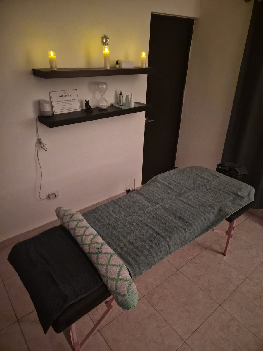 Tu pudieras estar acá, relajandote, consintiendote, pero sobre todo dejando que tú cuerpo se consienta con mis manos... Agenda conmigo por DM ☺️🌿