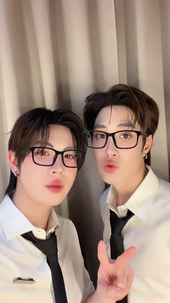 kari ✧˖* dwy + lyt tweet media