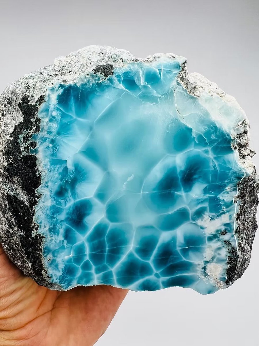 kijaeha__'s tweet photo. How could you not include Larimar in this, literally the ocean as a stone https://t.co/gK2z7ZvlQV