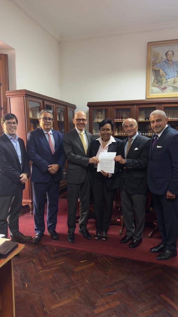 Con complacencia y satisfacción cívica avale postulación de la Dra. Magaly Vásquez a la Fiscalia General de la República. Jurista con aquilatada trayectoria, valores y experiencia que asegura reinstitucionalización y verificación de una transición para la vuelta a la democracia