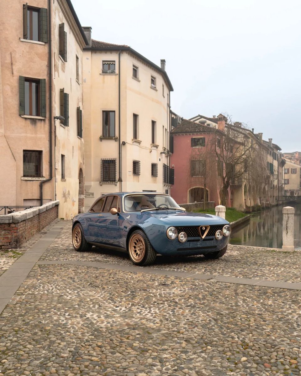 GreenMover88's tweet image. What car is this?
#CarSpotting
#WhatCarIsThis
#CarLovers
#CarIdentification
#AutoLife