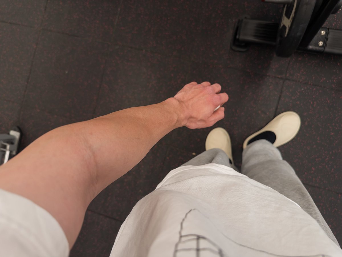 example233 tweet media