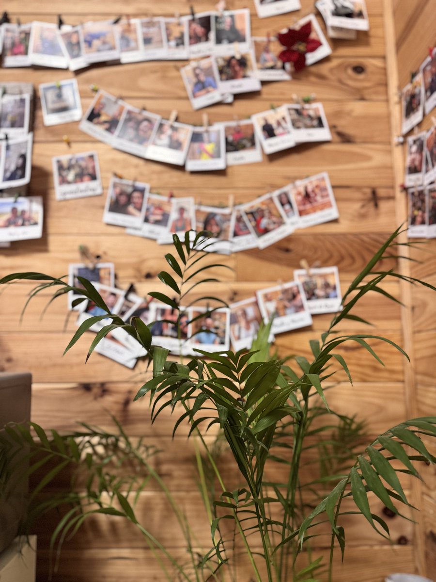 OmniworkC's tweet photo. Los espacios no los hacen las paredes, los hacen las personas que pasan por ellos y dejan su huella💚
#cadiz #coworking https://t.co/5MH91LUUmb