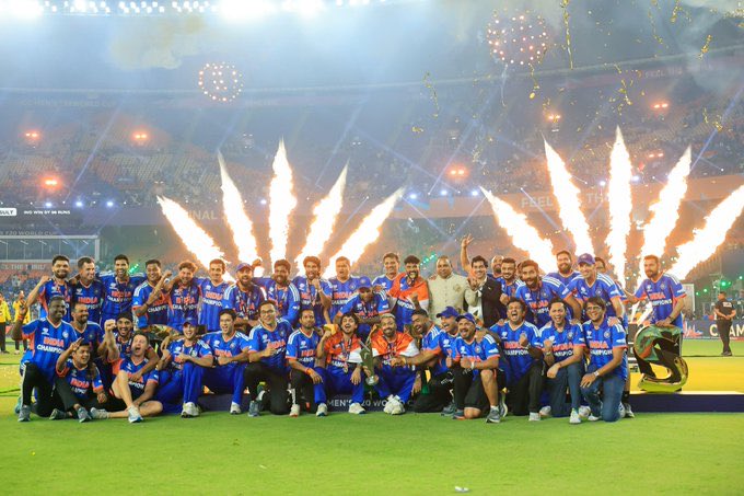 DanuskaAravinda's tweet photo. BCCI has  announced a cash reward of INR 131 crore for the India national cricket team after their victorious campaign in the ICC Men's T20 World Cup 2026.

#sportspavilionlk #danushkaaravinda #T20WorldCup #INDvsNZ #NZvsIND #fypシ゚viralシfypシ゚viralシalシ https://t.co/65pFd6hSHb