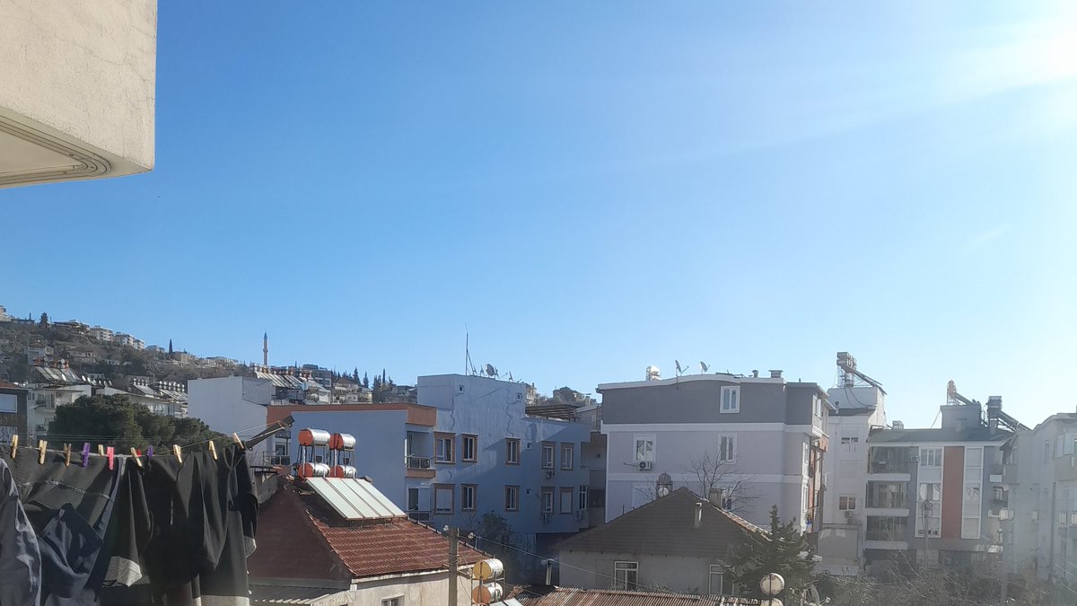 Günaydınn, burda yaz başlamış galiba?? Hava durumuna bakın