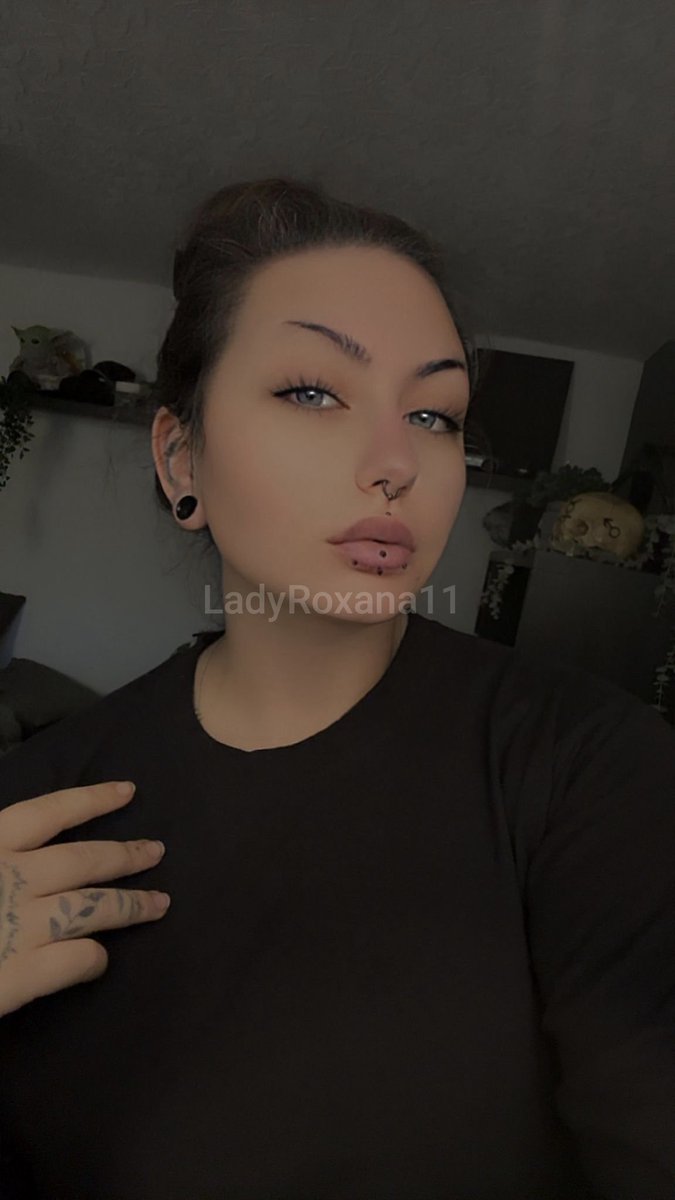 Herrscherin Lady Roxana tweet media