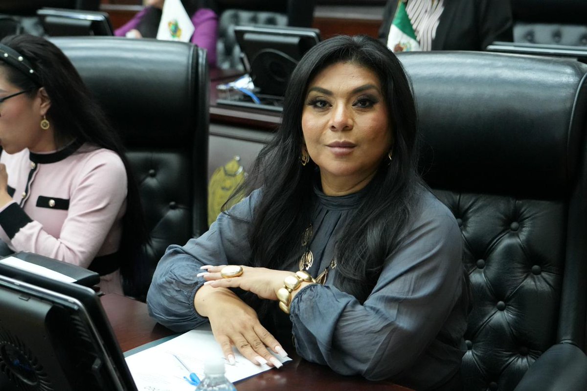 La diputada Nadia Milán Ramírez presentó una iniciativa para crear la Ley de Fomento, Fortalecimiento y Comercialización del Frijol en el estado.
Esta ley busca ayudar a los productores de frijol al ofrecerles apoyo legal y económico. Su objetivo es reducir la vulnerabilidad del