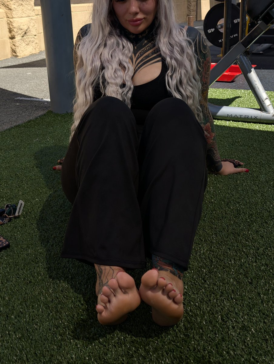 genny4k's tweet photo. #feet https://t.co/eM14h35Ej4