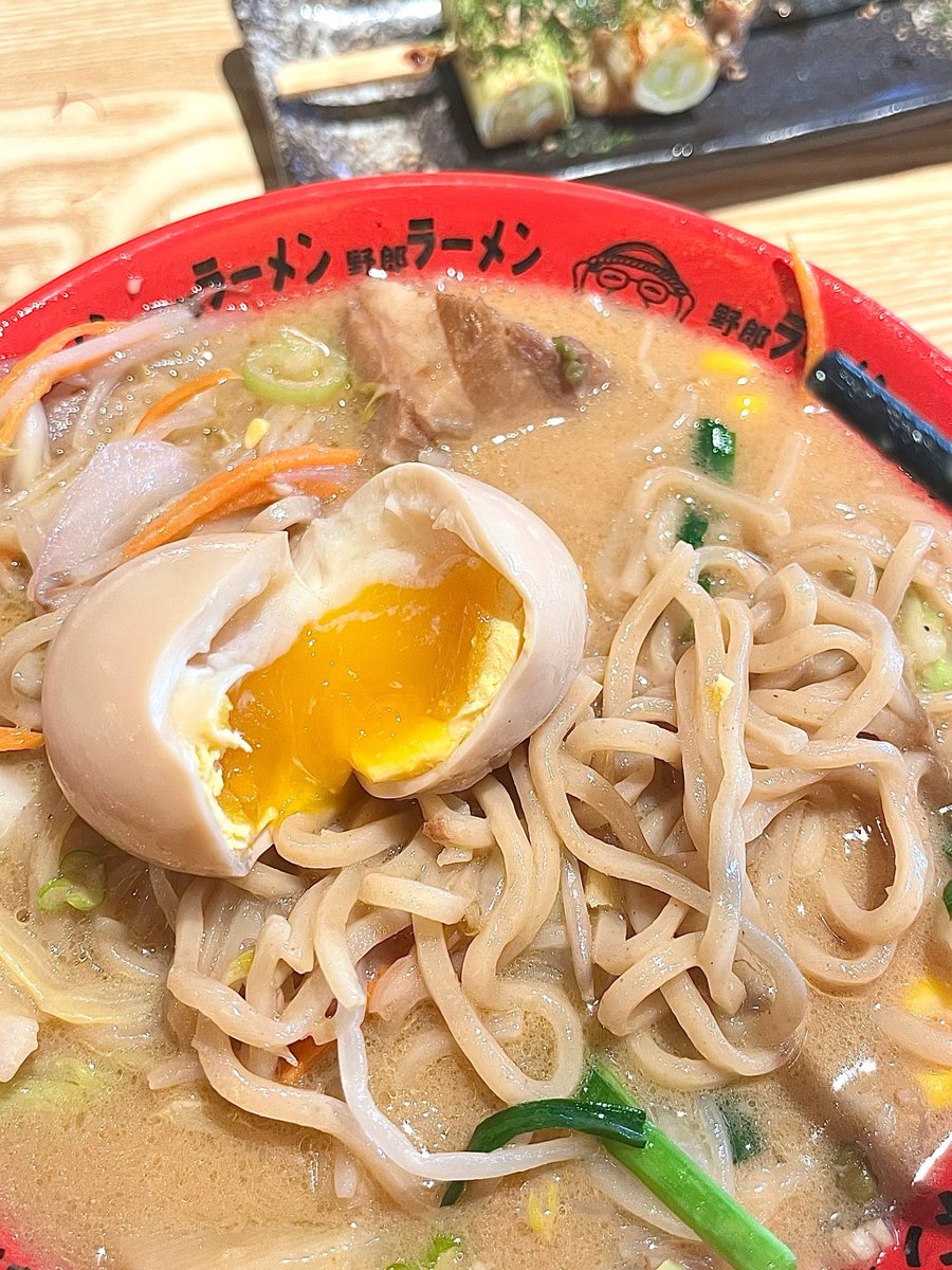 Investment advisor tweet media