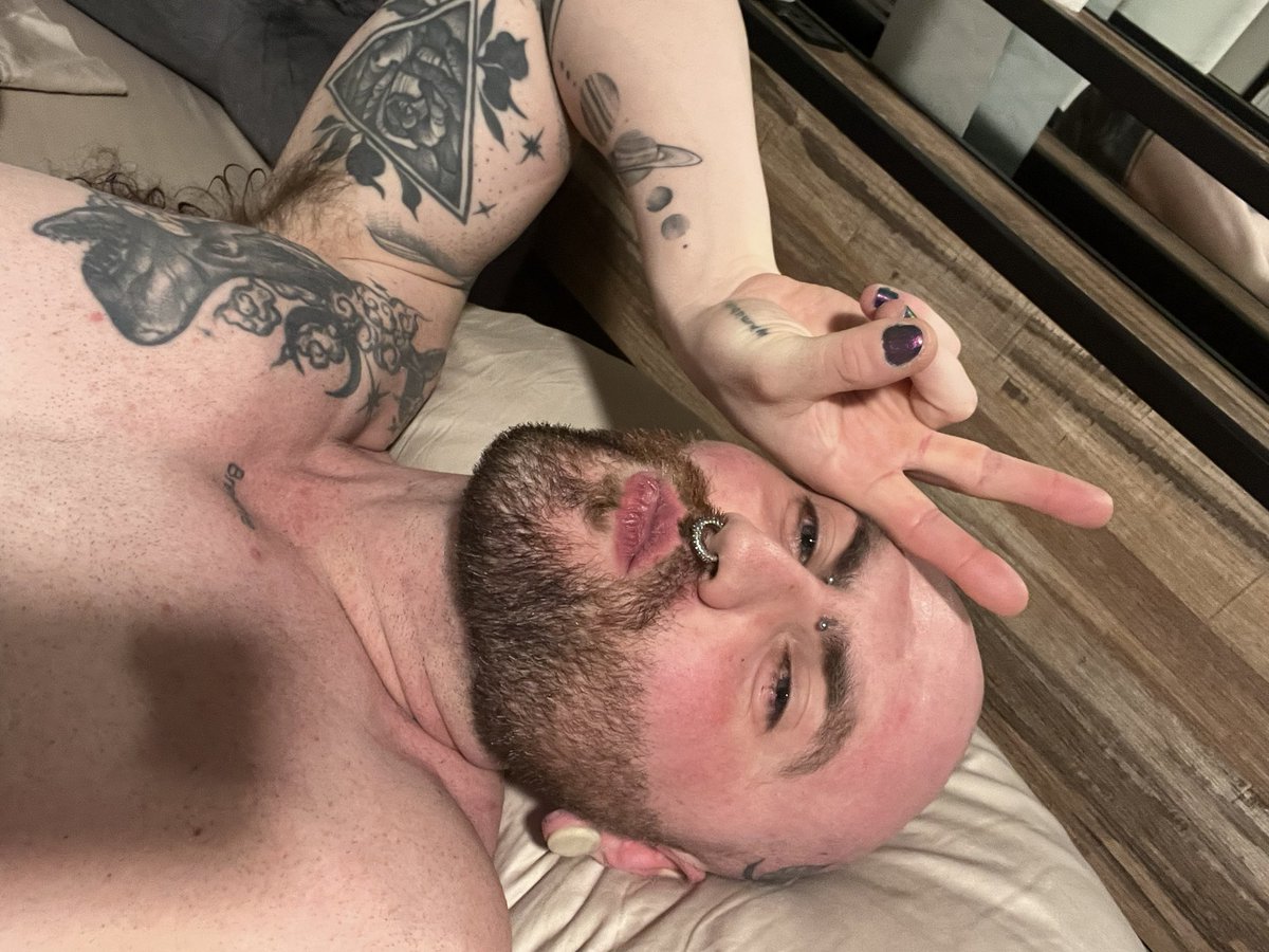 Slutty Daddy tweet media