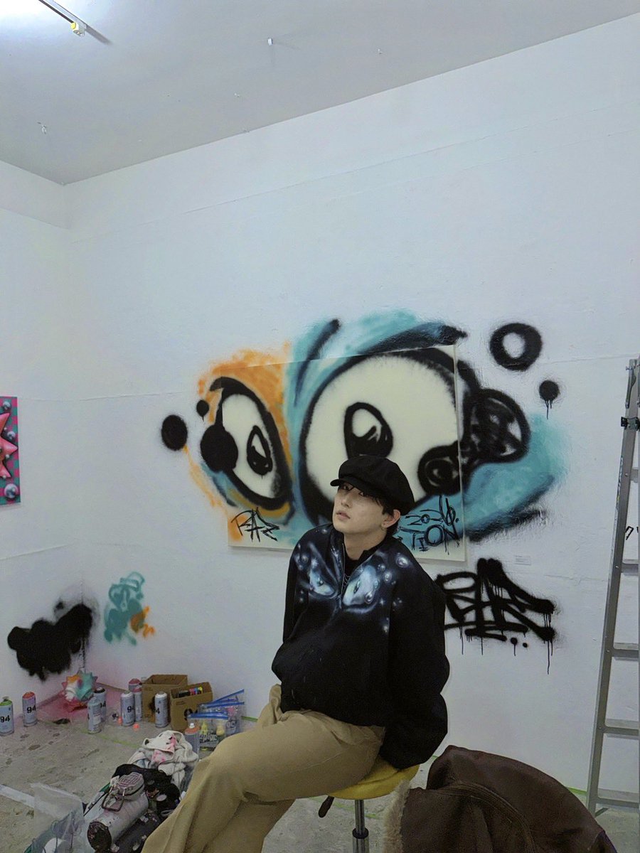 _KID_PHENOMENON's tweet image. RAZくんのOPENING RECEPTIONにいってきたようう🫐

ラズくんの絵まじ好きなんよなぁ

ジャケットもデザインしてもらって🙏🏻🦋🦋✨✨

可愛いからみんなも行ってみてー！👦🏼

#KIDPHENOMENON
#山本光汰
#RAZ