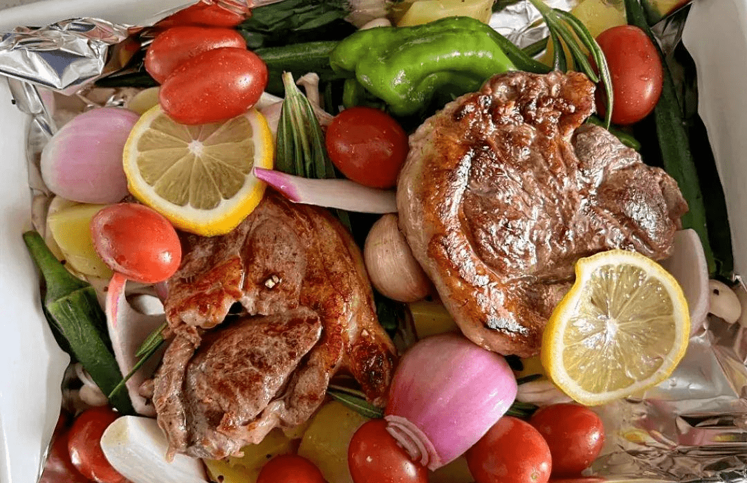 EGalaumktc's tweet photo. [Easter Special: Lemon-Herb Roasted Lamb + Cinnamon Apple Crumble! Limited time only—grab your festive bite before it’s gone! ]， https://t.co/y4xcOctpTK